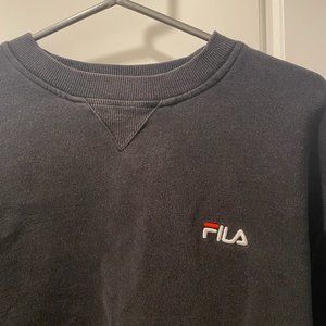 BLACK FILA CREWNECK. SIZE LARGE.